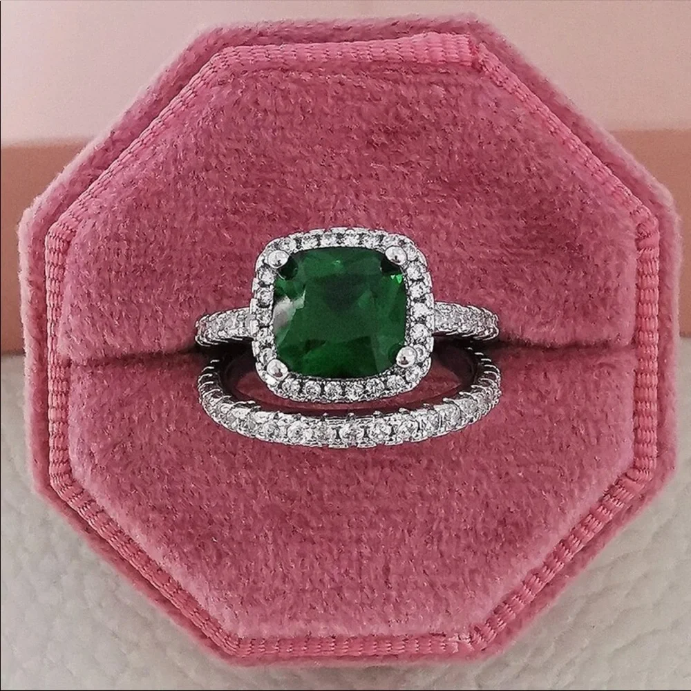 New 925 Silver Set Engagement Emerald Ring